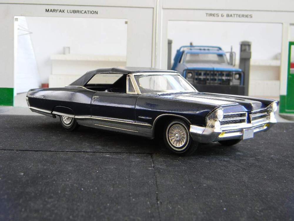 00049-1965 Pontiac Bonneville 20.JPG