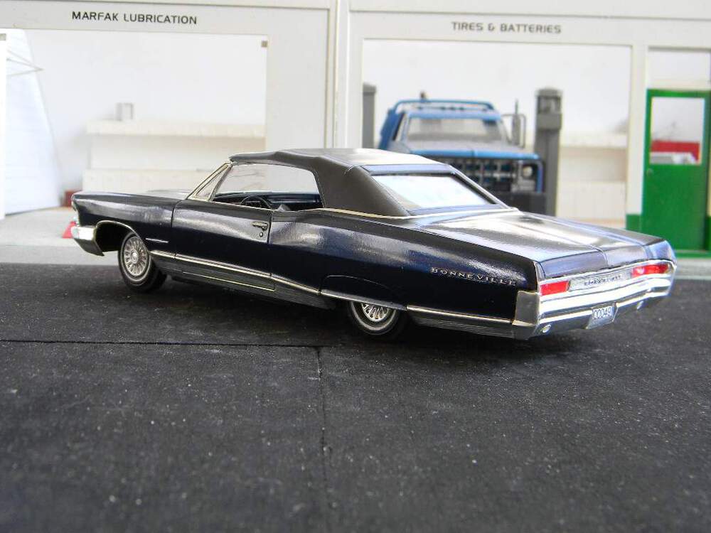 00049-1965 Pontiac Bonneville 24.JPG