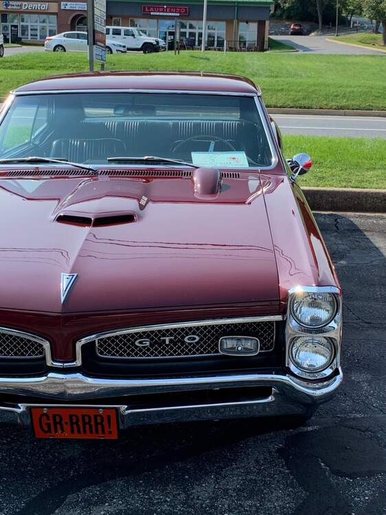 39th (and final) Pontiac show at Burdette Bros. (former Pontiac dealer