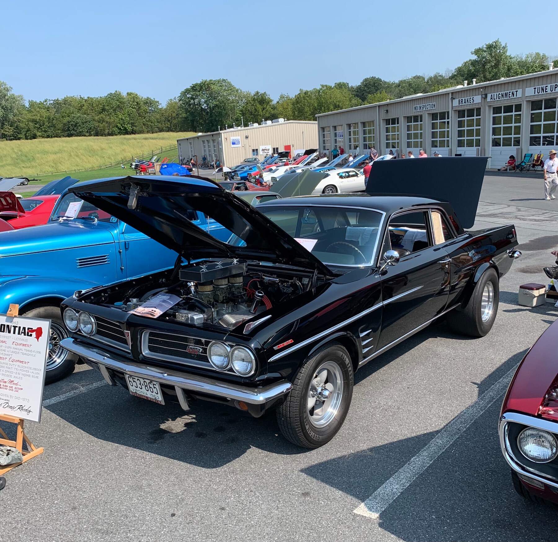 39th (and final) Pontiac show at Burdette Bros. (former Pontiac dealer