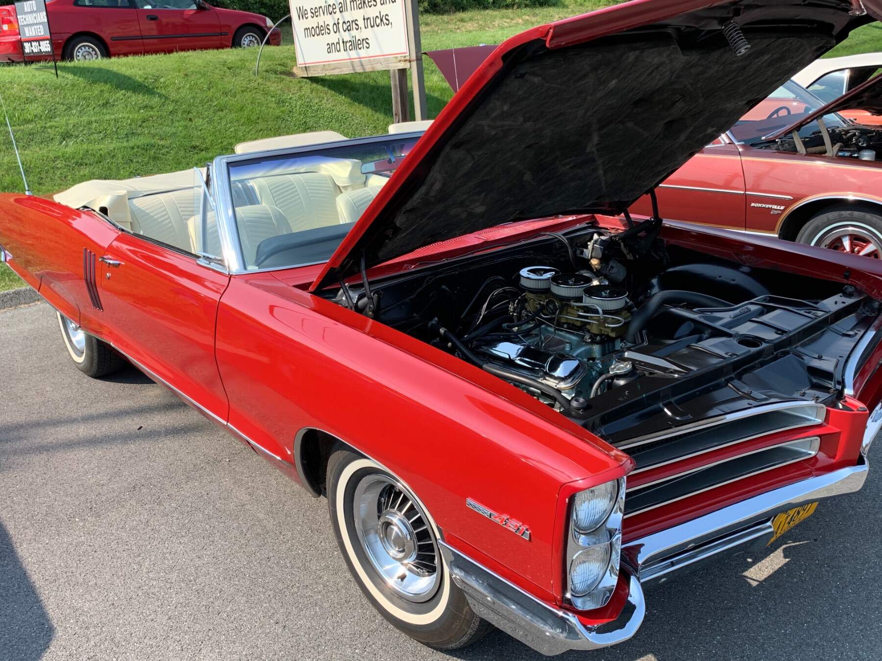 39th (and final) Pontiac show at Burdette Bros. (former Pontiac dealer
