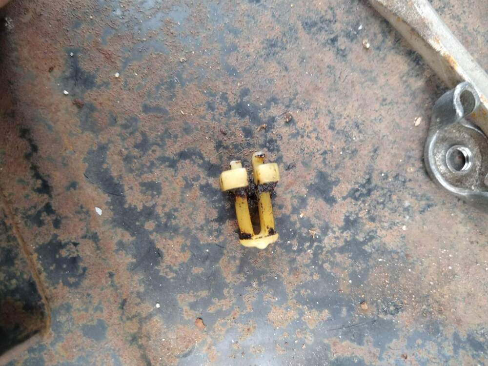 weird plastic dingus.jpg