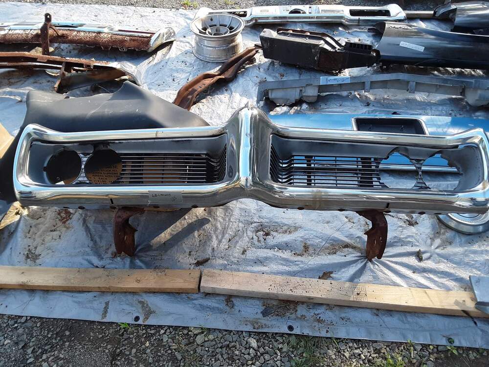 Pontiac grille.jpg