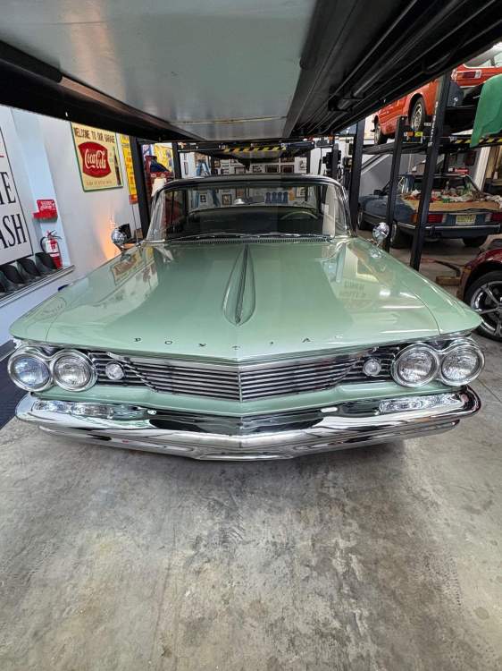 1960 Pontiac Front.jpg