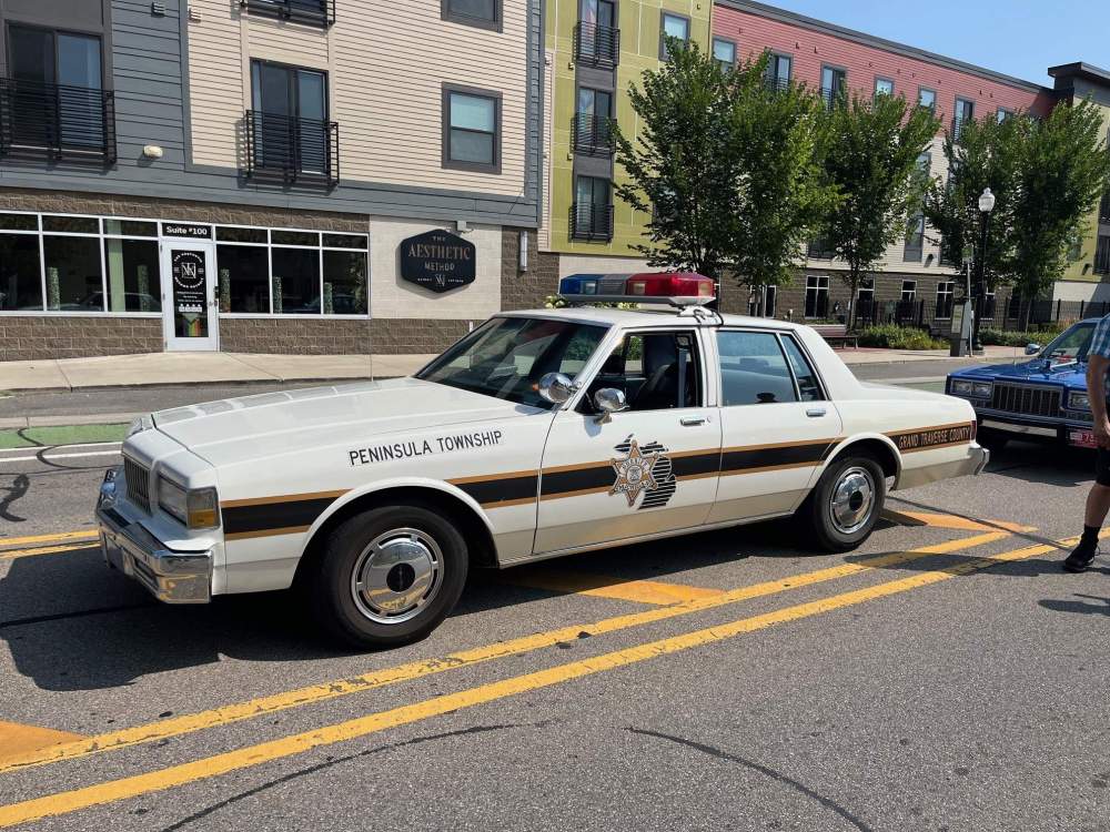 1990 Caprice cruiser fully dressed for the parade.jpg