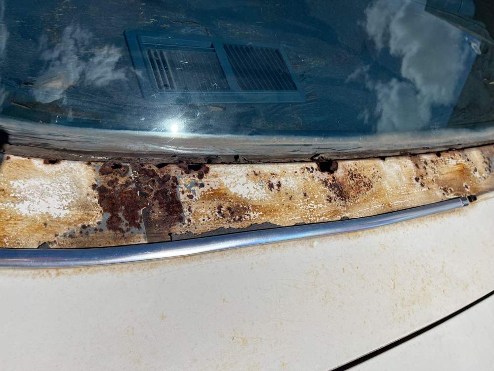 Center section rear window.jpg
