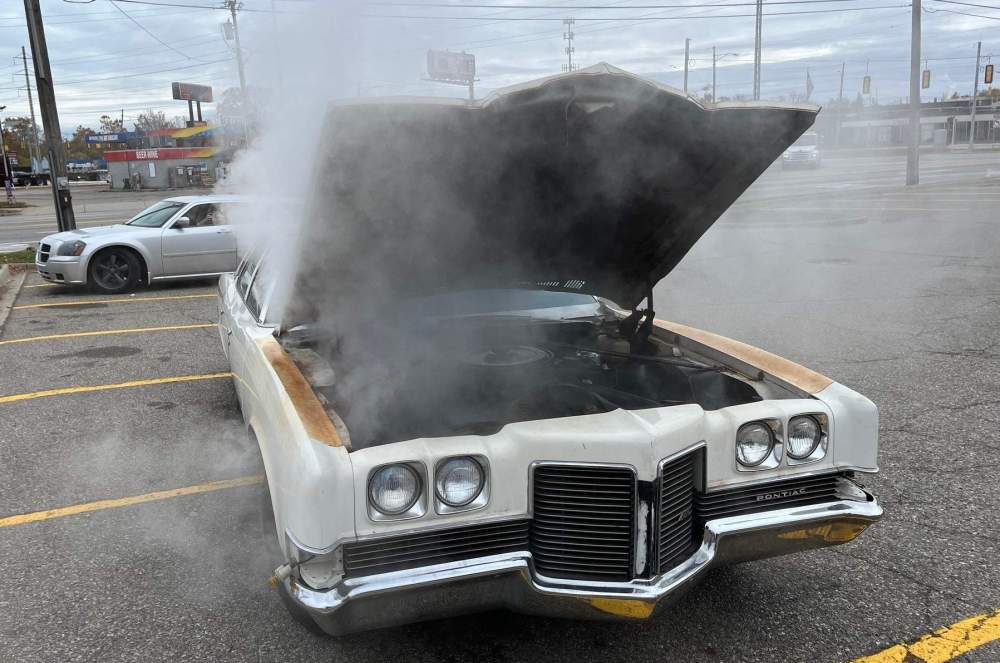 The heat is hear Wendy's parking lot 8 mile and Grossbeck.jpg